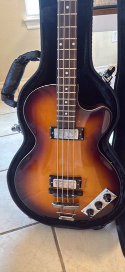Hofner  4 string  electric guitar