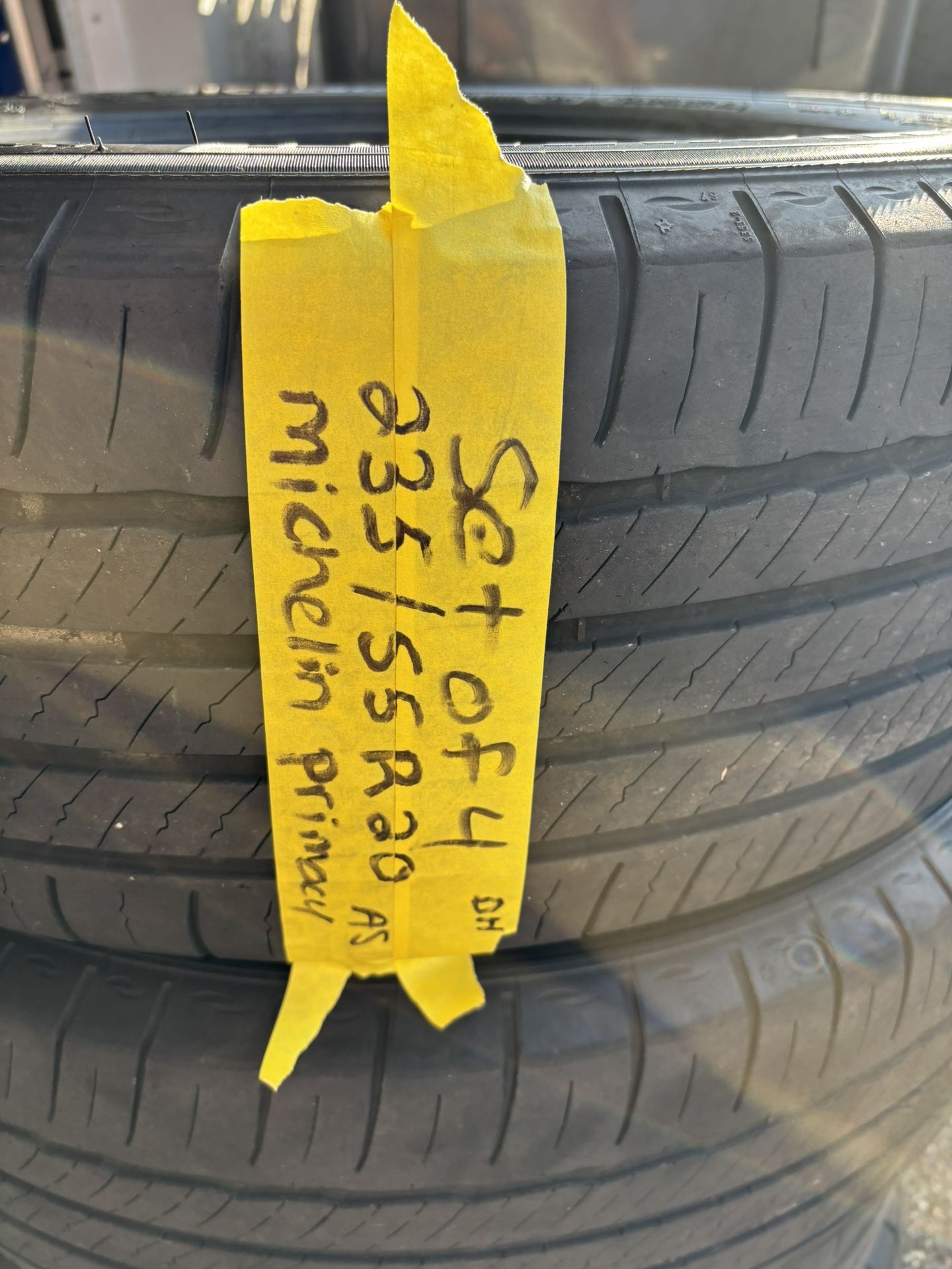 Set of 4 tires 235/55r20 Michelin primacy tour as good condition $185