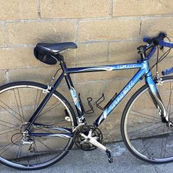 TREK 1500 ROAD BIKE SIZE 54cm