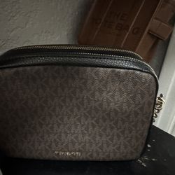 Micheal Kors Handbag/ Crossbody