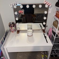 Makeup Desk 