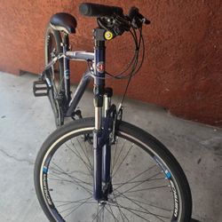 Schwinn Trailway Hybrid Bike, 700c Inch Wheel, 21 Speeds.
