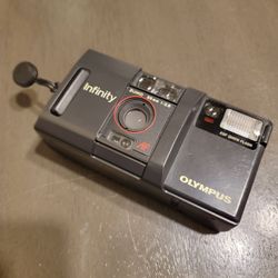 Vintage OLYMPUS INFINITY FILM CAMERA ZUIKO 35MM Obo