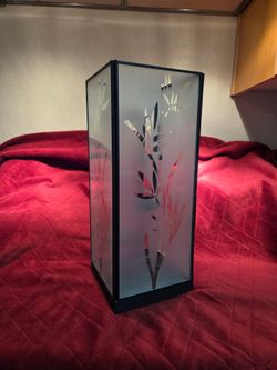 Etched glass tea light decor