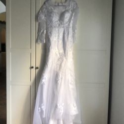 White Brand New Wedding Dress Small/ Petite 