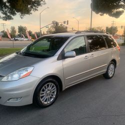 2010 Toyota Sienna