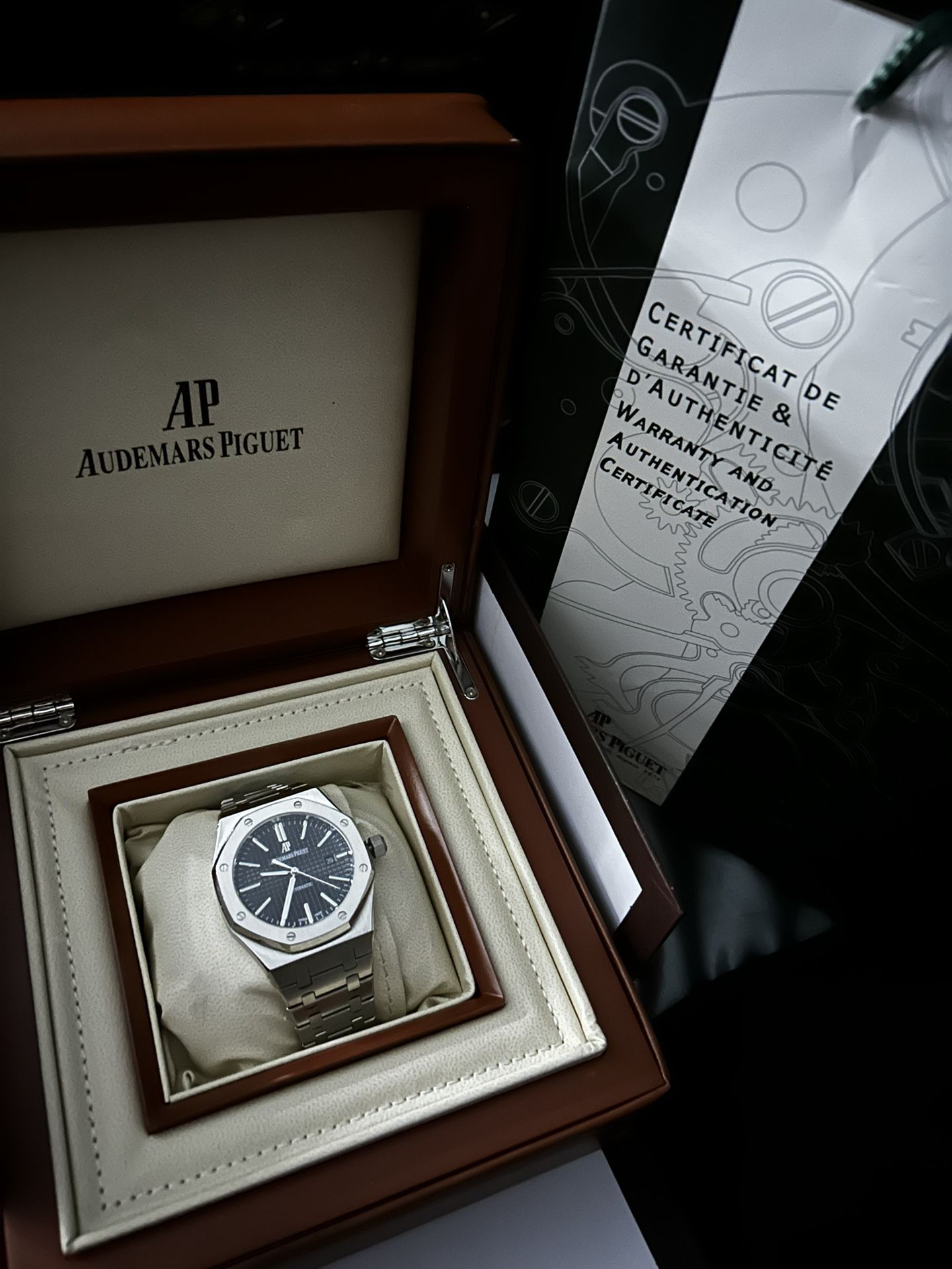 AP SILVER DARK FACE