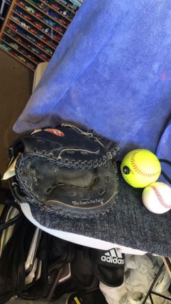 Rawlings renegade catcher’s mitt size 13.5” pattern
