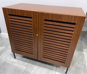 Storage cabinet