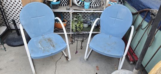 VINTAGE METAL LAWN CHAIRS