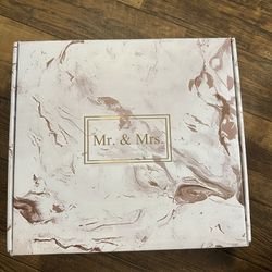 Mr.&Mrs. Gift Set NEW 