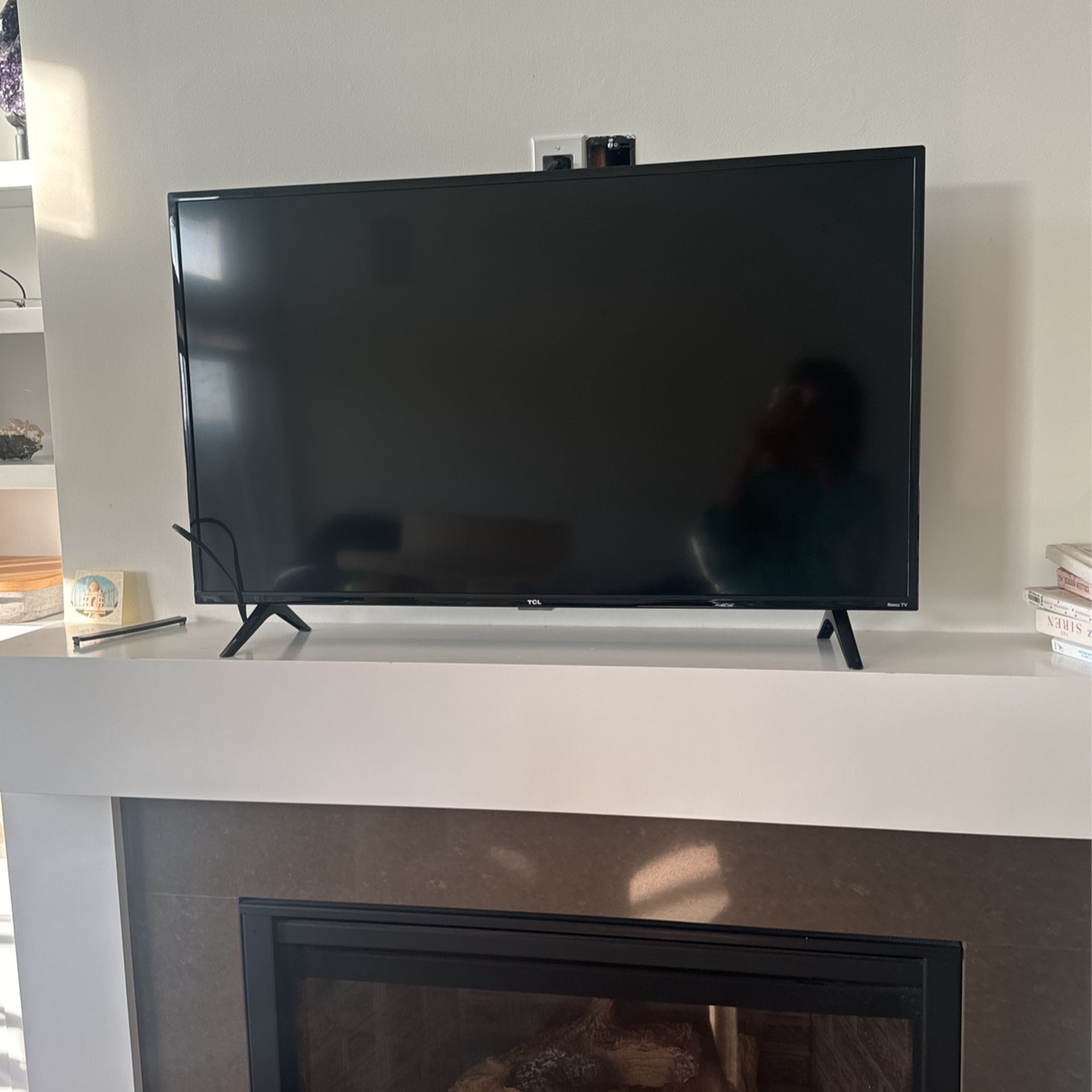 TCL Roku TV 35"