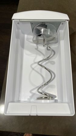 Refrigerator Ice Maker Assembly