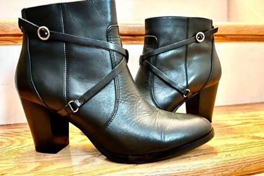 Black Leather Ankle High Boots Size 9