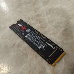 2TB Samsung 990 pro m.2 nvme 2280 SSD basically new