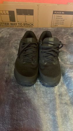 All Black Lace-Up Nike shoes SIZE 10 very good condition