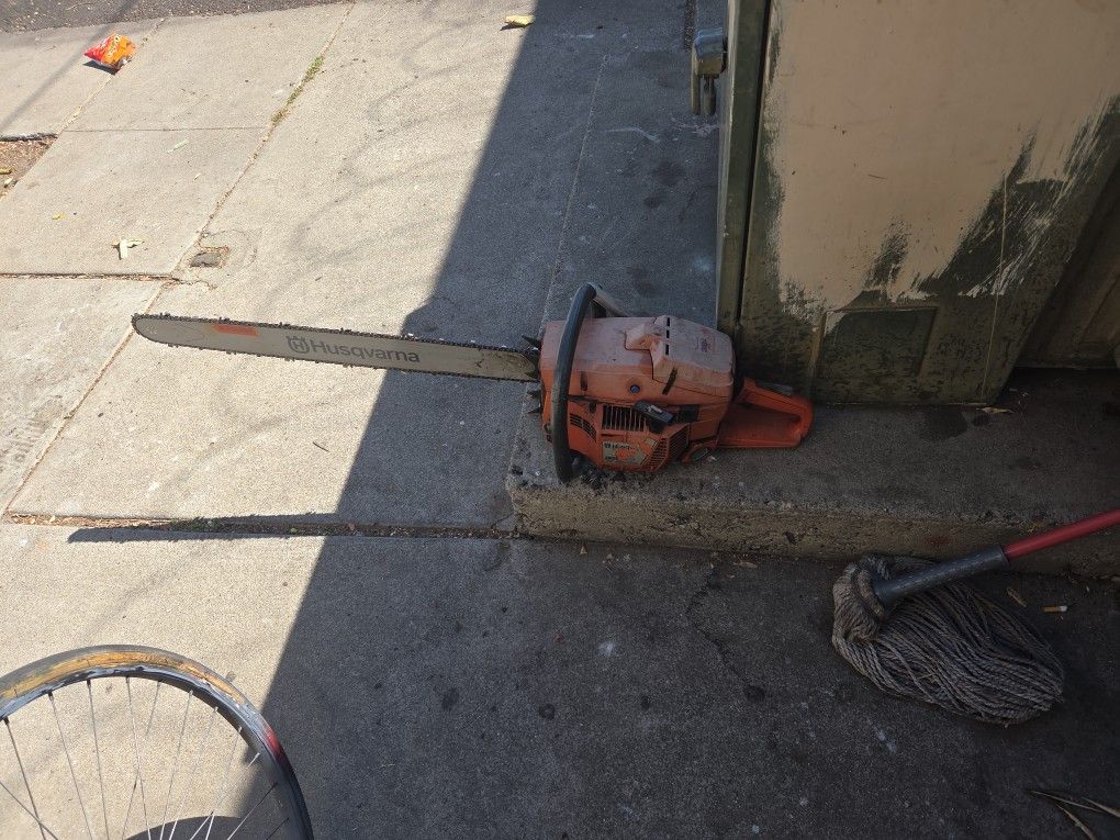 Husqvarna 32'chain Saw