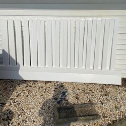 2 Sections 4’x8’ Vinyl Fence 