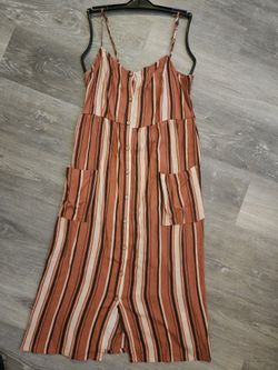 Brand New Juniors Size Large Dress With Front Pockets 