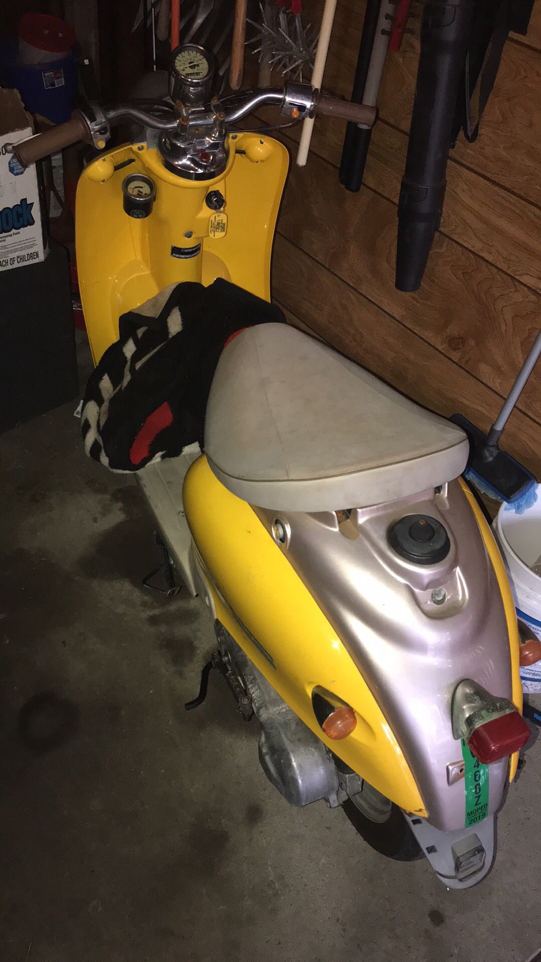 Geely moped