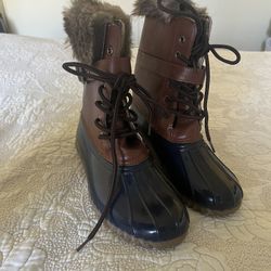 Women’s Boots Size 6 Boots in Blue Tan