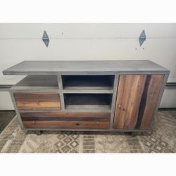 *** TV ENTERTAINMENT CENTER ***