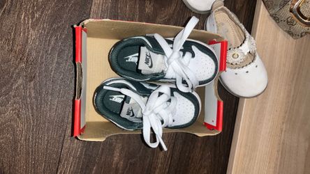 NIKE DUCK LOW