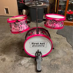 Kids drum set like new