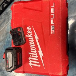 Milwaukee M18 Fuel Combo Drills, 12 HD 12.0 battery 