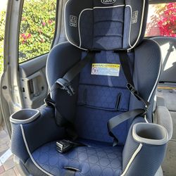 Graco extend2fit Car Seat