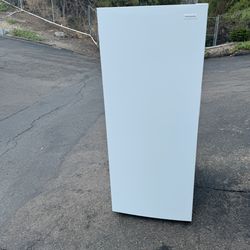 16 cubic Frigidaire upright freezer frost free garage ready Free Local Delivery