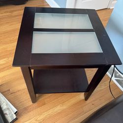 (2) BROWN ESPRESSO WOOD END TABLES / COFFEE TABLES - $100