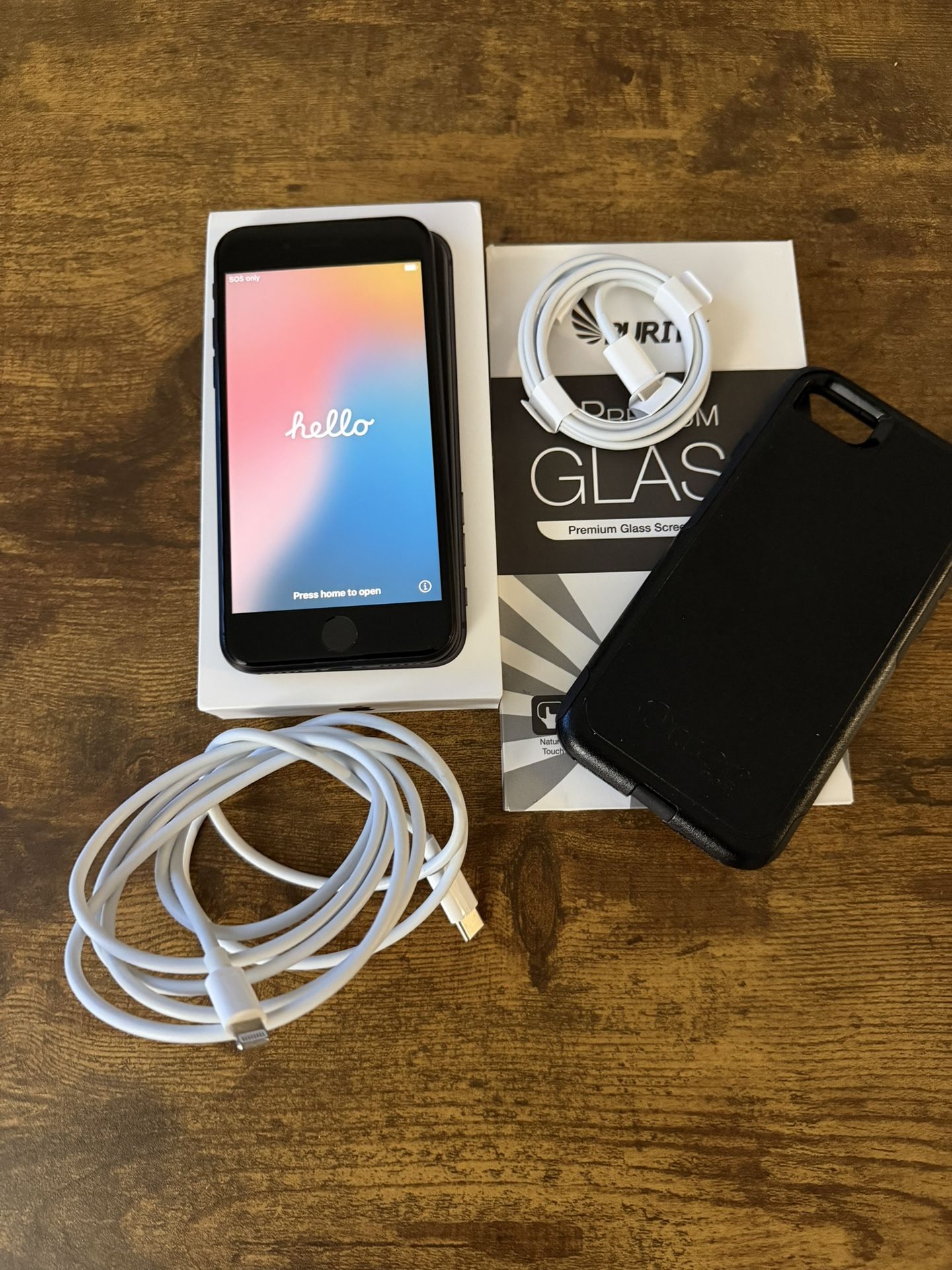 APPLE IPHONE SE (2ND GEN) 64GB BLACK UNLOCKED – W/ BOX, OTTERBOX & EXTRAS!