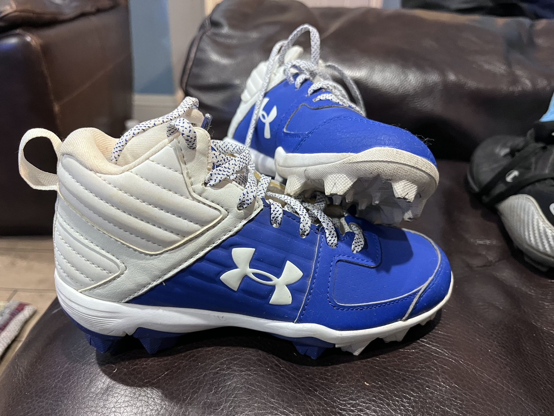 Size 2 Youth Baseball High top Cleats Blue Under Armour
