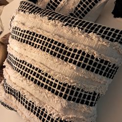 Cushions (2) OFFWHITE & BLACK