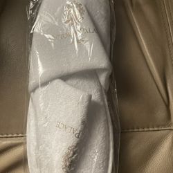 Victoria's Pala Paris 11.5”  White Slippers In Package New Never Worn Hotel Cozy