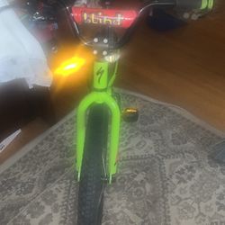 Specialized Bike Green And Black