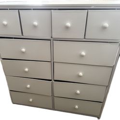 Lightweight Dresser