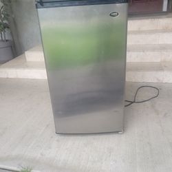 Sanyo Mini Fridge