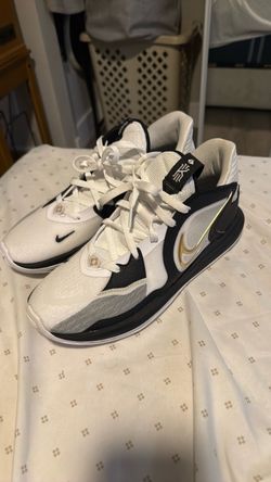 Men’s size 9
