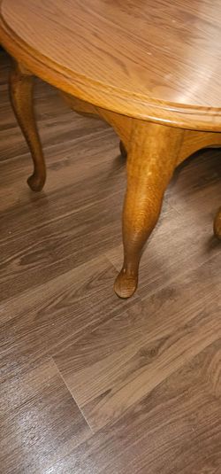 Round Oak Coffee Table Queen Anne Legs