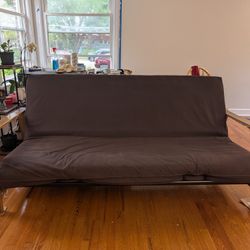 Futon/Sofa/Couch 