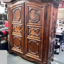 19th-Century Tuscan Antique Armoire – Original Skeleton Key Lock, Fully Functional