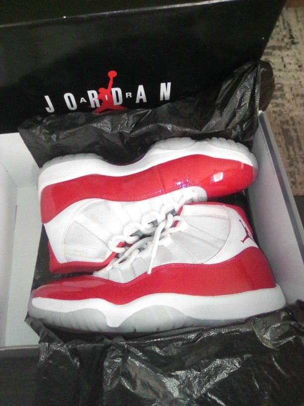 Retro Jordans (4 Pairs)