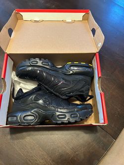 Nike black Air Max
