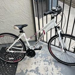 SCHWINN WOMENS GTX1 DUAL SPORT BIKE for Sale in Vista CA OfferUp
