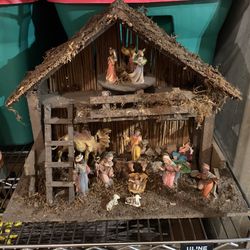 Nativity Set /spinning Angels Playing Silent Night