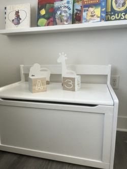 Melissa and Doug toy chest