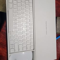 Apple Wireless keyboard And Mouse