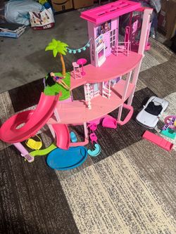 Barbie Dream Pool house and Barbie car